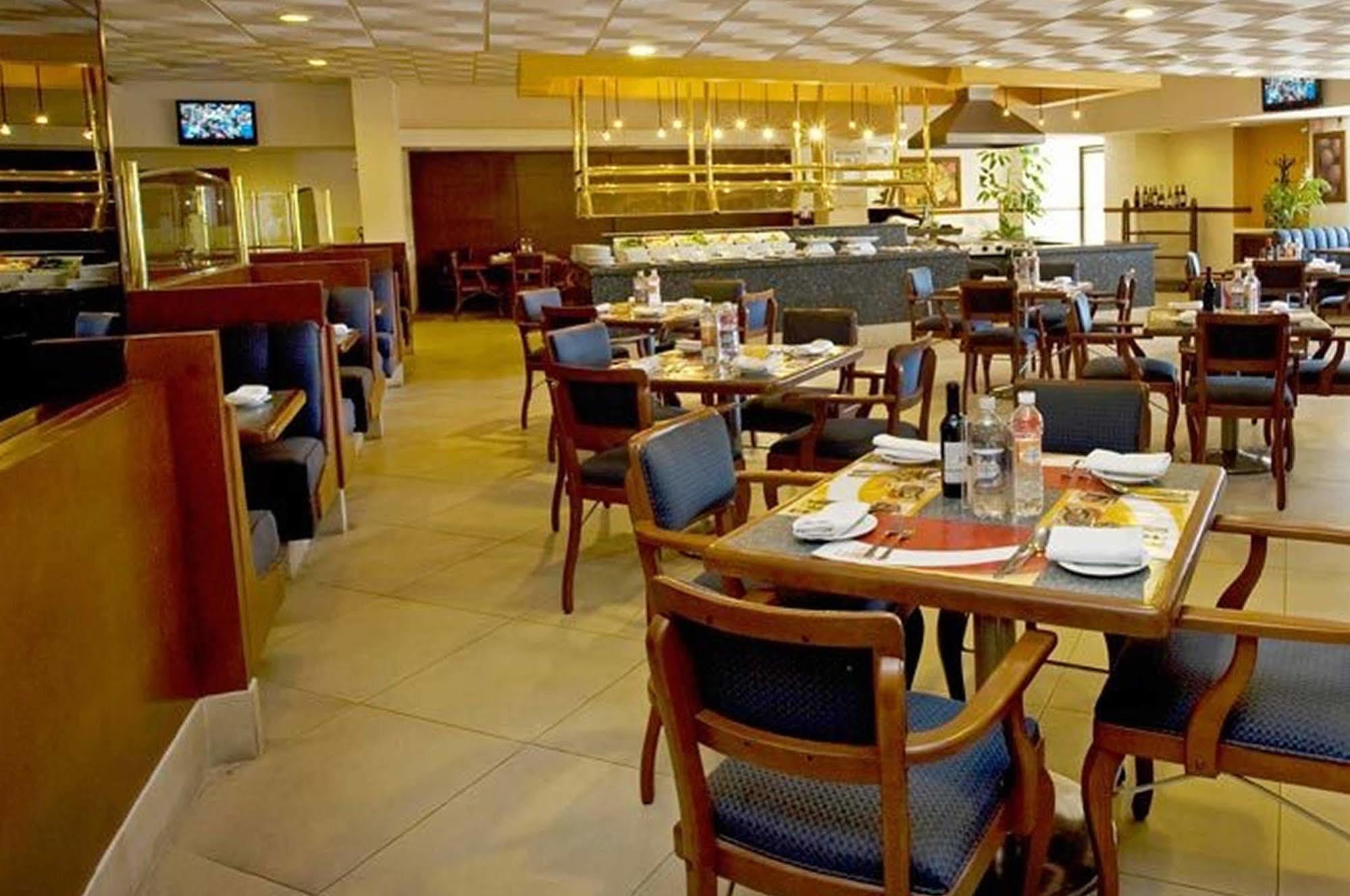 Fiesta Inn San Luis Potosi Glorieta Juarez Eksteriør billede